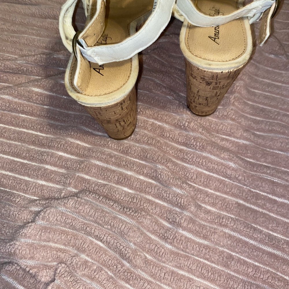 American Eagle Lace Chunky Heel w/ Buckle Ankle Strap- Platform Base - Picture 8 of 9
